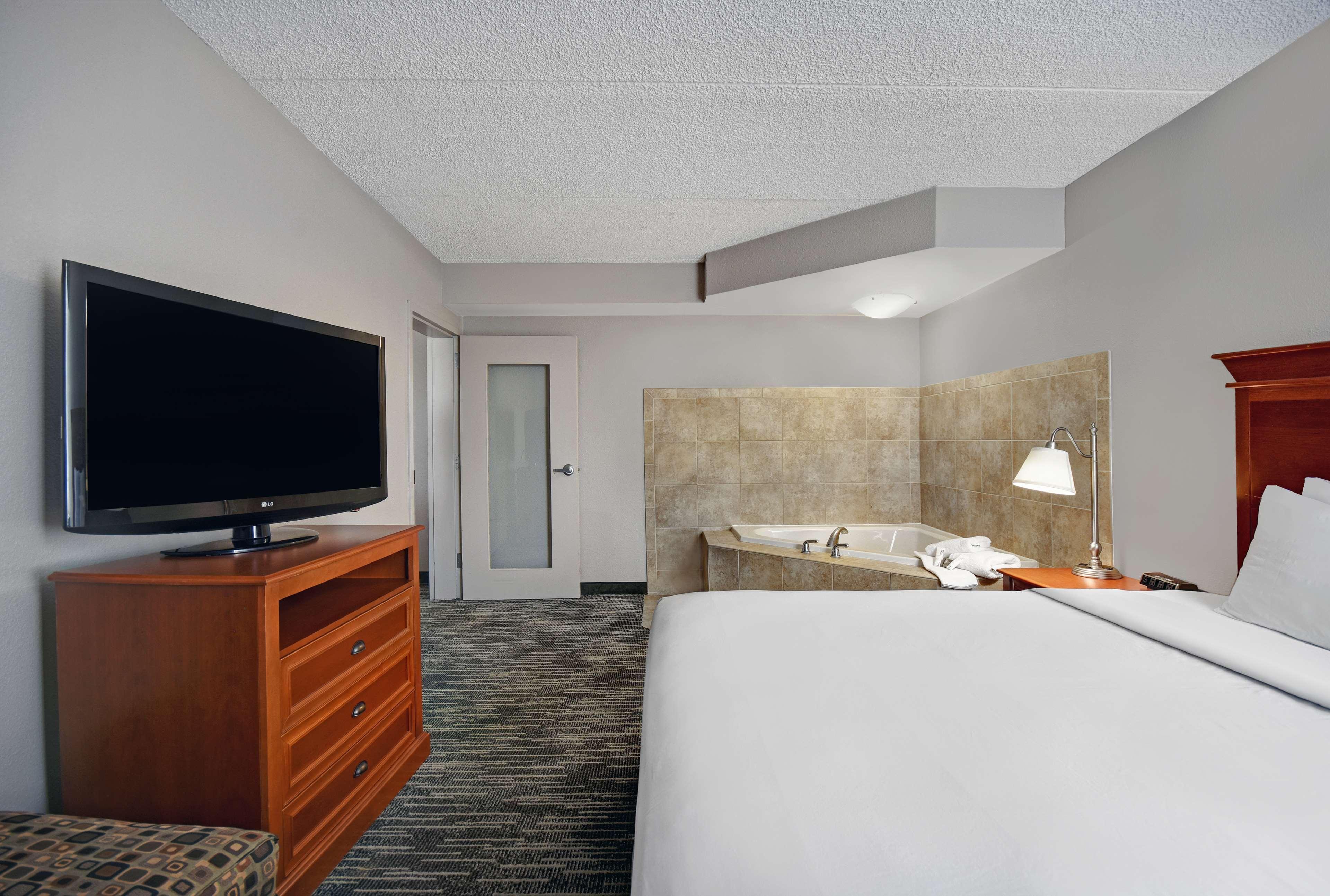 Spark By Hilton Rochester University Area Екстер'єр фото