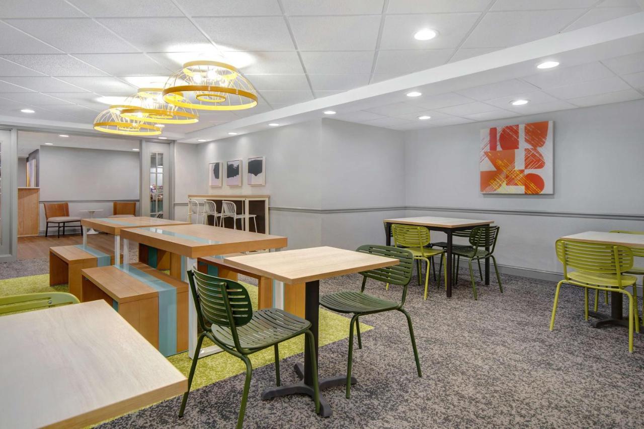 Spark By Hilton Rochester University Area Екстер'єр фото