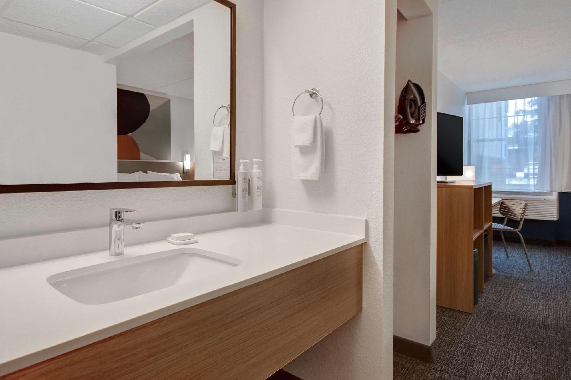 Spark By Hilton Rochester University Area Екстер'єр фото